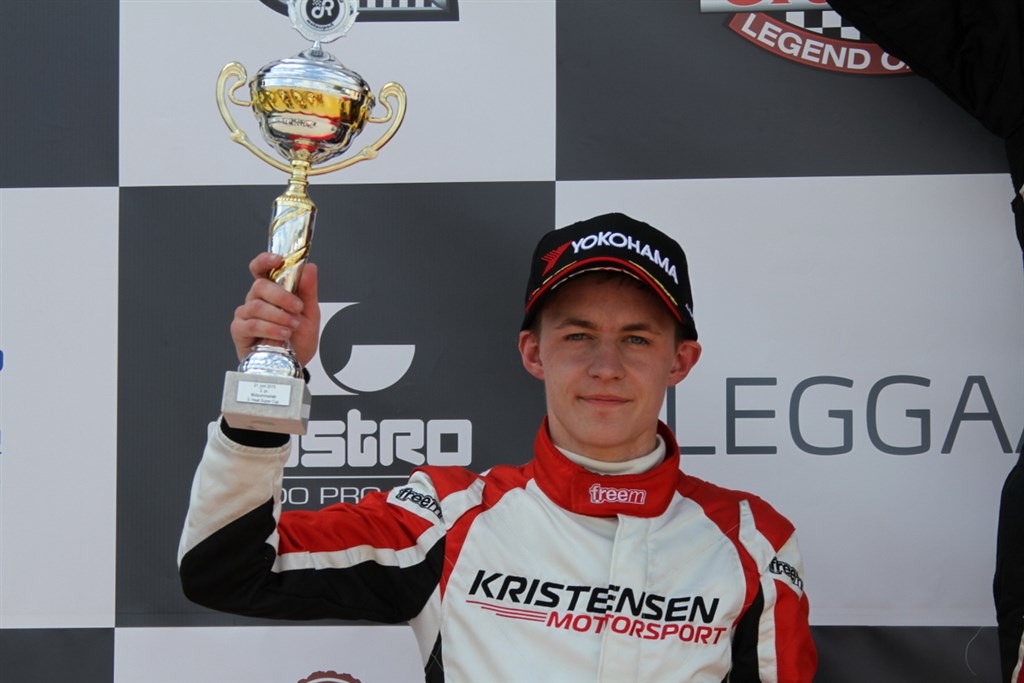 Nicki Kristensen fik en enkelt pokal med hjem fra weekenden.
(Foto: Keld Dohm)
